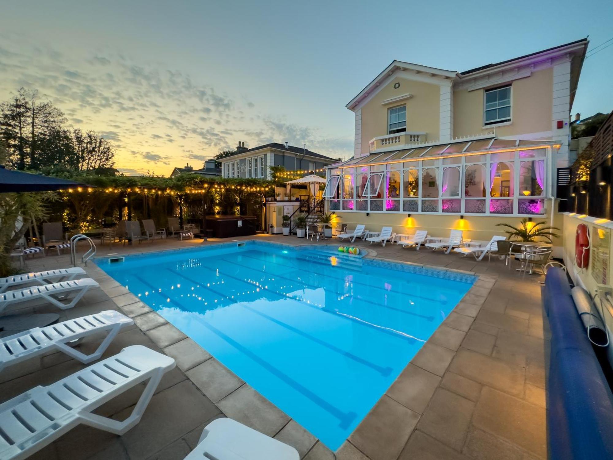 Riviera Lodge Hotel Torquay Exterior photo